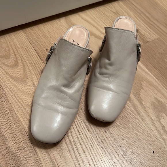 AGL Mules.  Round toe.  Bone colored - Picture 2 of 4